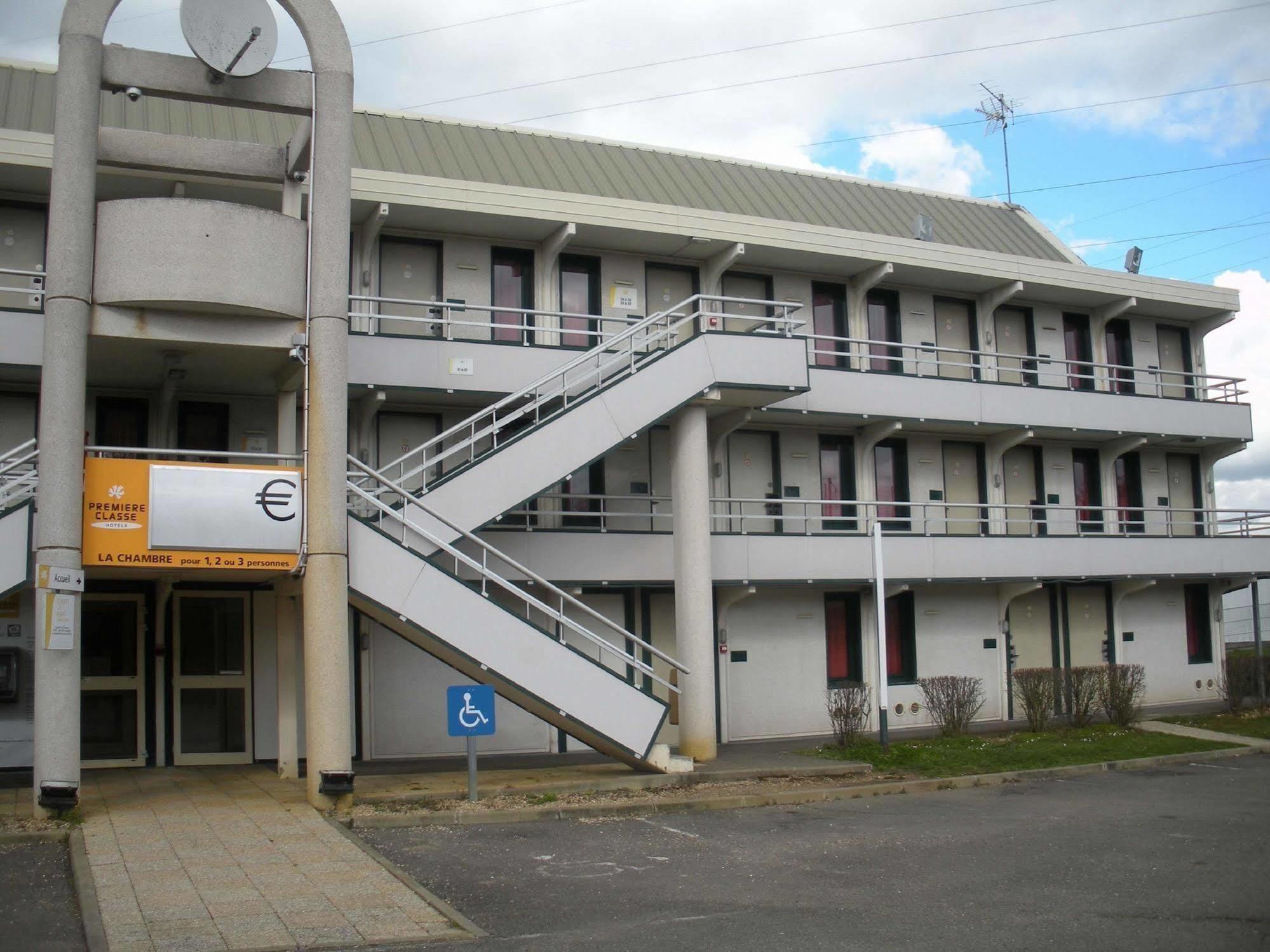 Premiere Classe Dreux Luaran gambar