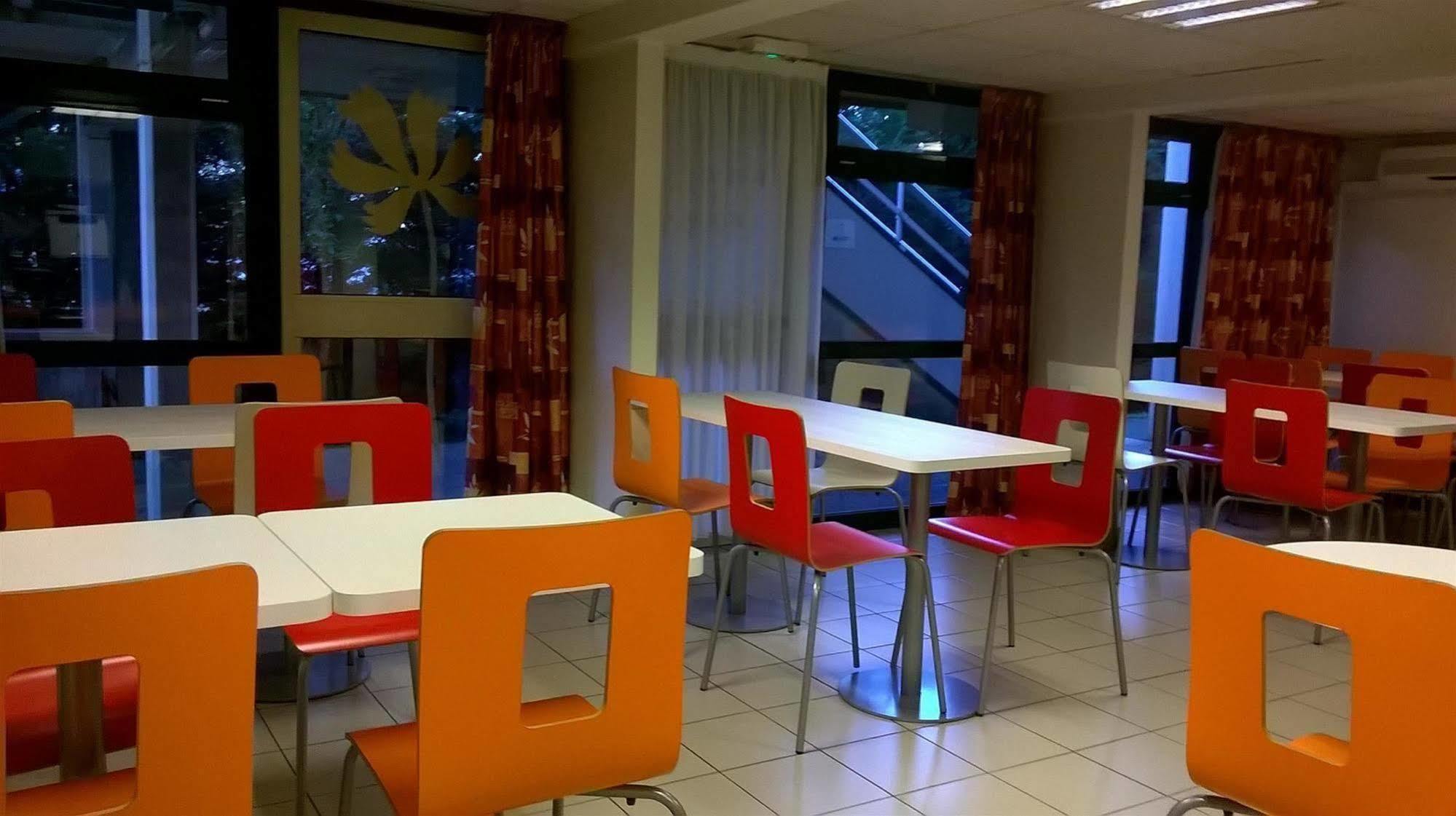 Premiere Classe Dreux Luaran gambar